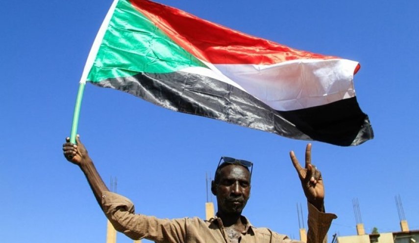  السودان.. تجدد المظاهرات والجيش يرفض حكومة حزبية 