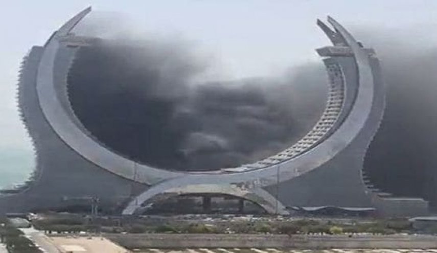 اندلاع حريق ضخم في قطر بالقرب من ملعب لوسيل