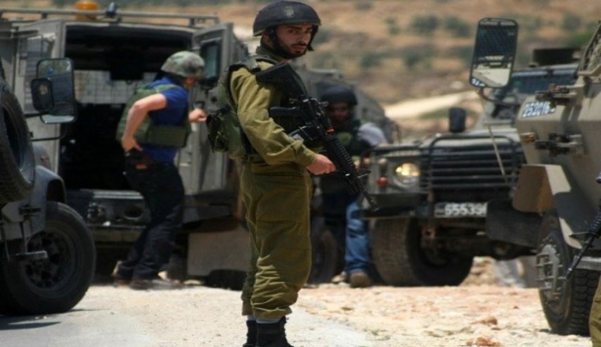قوات الاحتلال تقتحم وتحاصر مدرسة ذكور تقوع الثانوية في بيت لحم