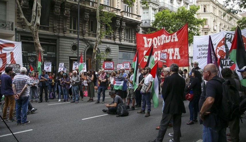 فریاد تجمع کنندگان آرژانتینی بر سر رژیم صهیونیستی فاشیست 