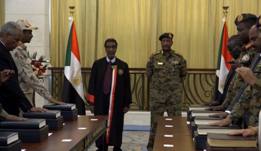 توقيع الاتفاق السياسي بين العسكر والمدنيين في السودان