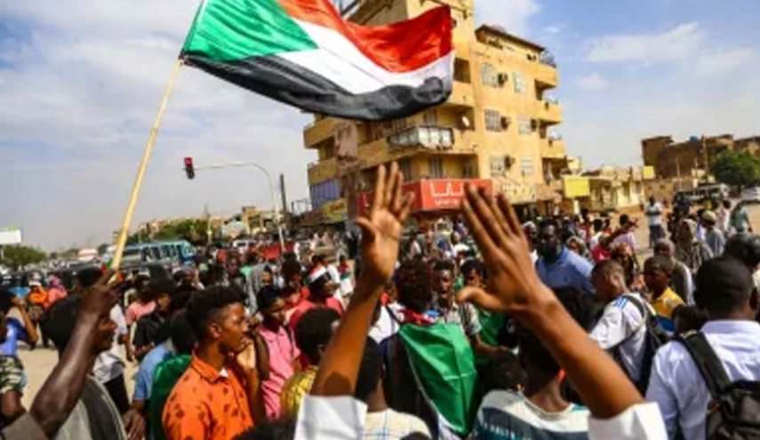 فرصة لتسوية سودانية: اتفاق لحكم مدني يواجه اعتراضات كبيرة