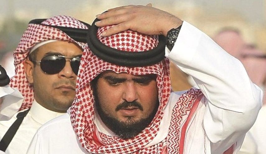 معارض سعودی شاهزاده را رسوا کرد/ اگر ذره ای شجاعت داری بگو چرا ممنوع الخروج هستی؟