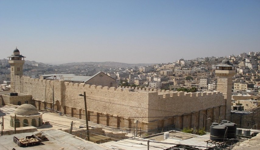 وزير فلسطيني يحذر من حفريات إسرائيلية بالمسجد الإبراهيمي في الخليل