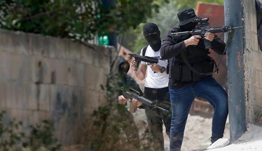 مقاومون فلسطينيون يستهدفون آليات الاحتلال جنوبي جنين
