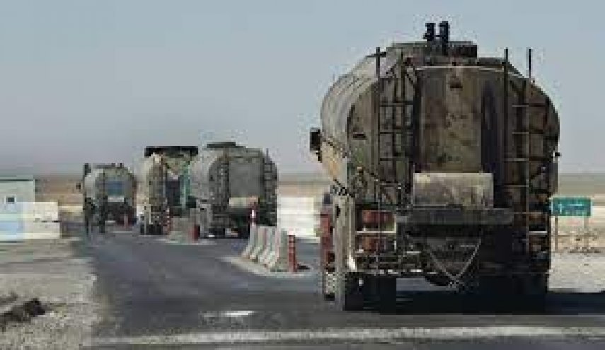 الاحتلال الأمريكي يسرق 95 صهريجاً من النفط السوري باتجاه العراق