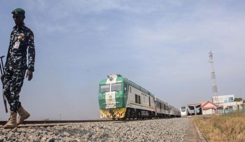 إنقاذ 6 رهائن بعد هجوم على محطة قطار في جنوب نيجيريا