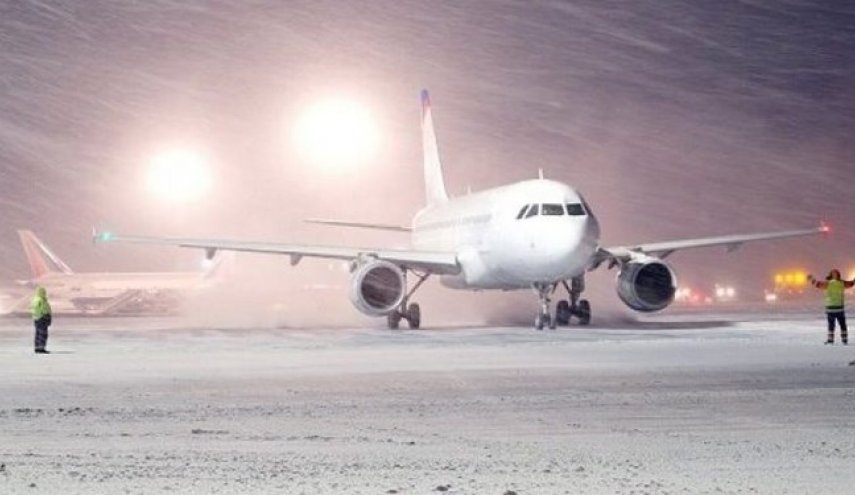 الثلوج تتسبب بالغاء 57 رحلة جوية في مطار مشهد الدولي