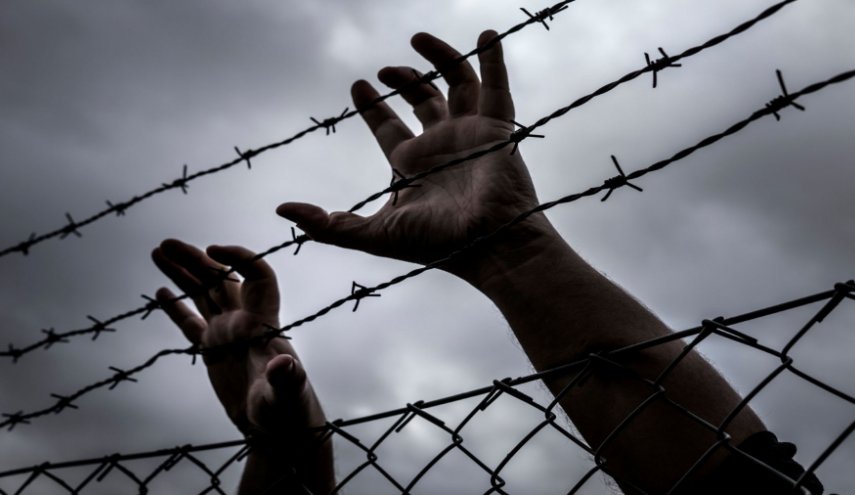 قدورة فارس:ملف الأسرى الفلسطينيين في سجون الاحتلال هو 