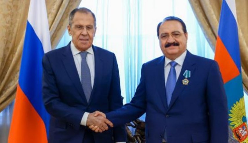 لافروف يقدم وسام الصداقة لسفير سوريا السابق لدى موسكو