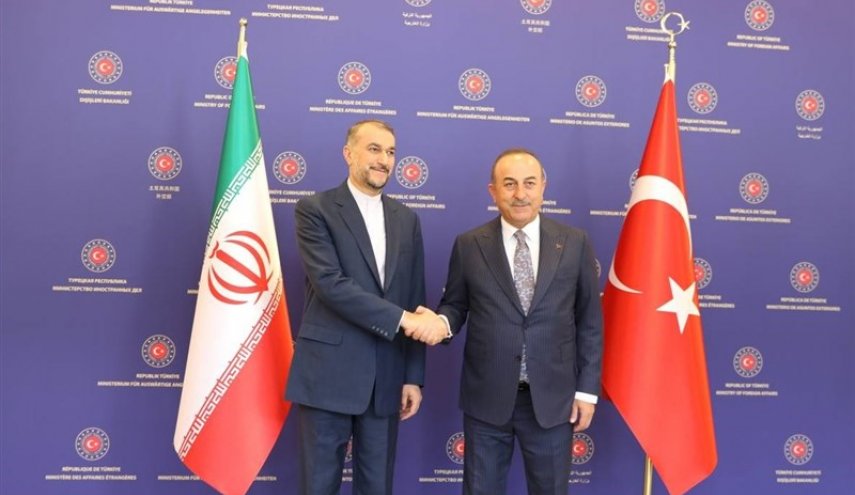 وزير الخارجية الإيراني يلتقي نظيره التركي