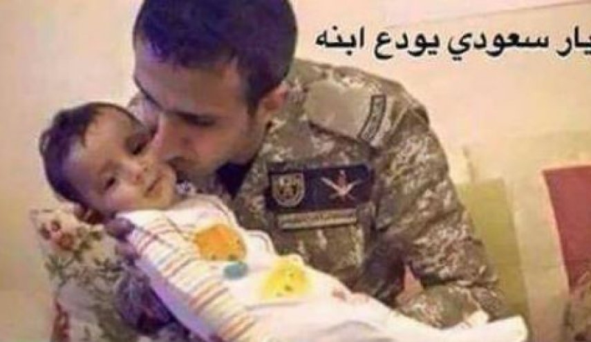 طيار سعودي يودع ابنه الصغير ليشارك في مهمة قتل اطفال اليمن!