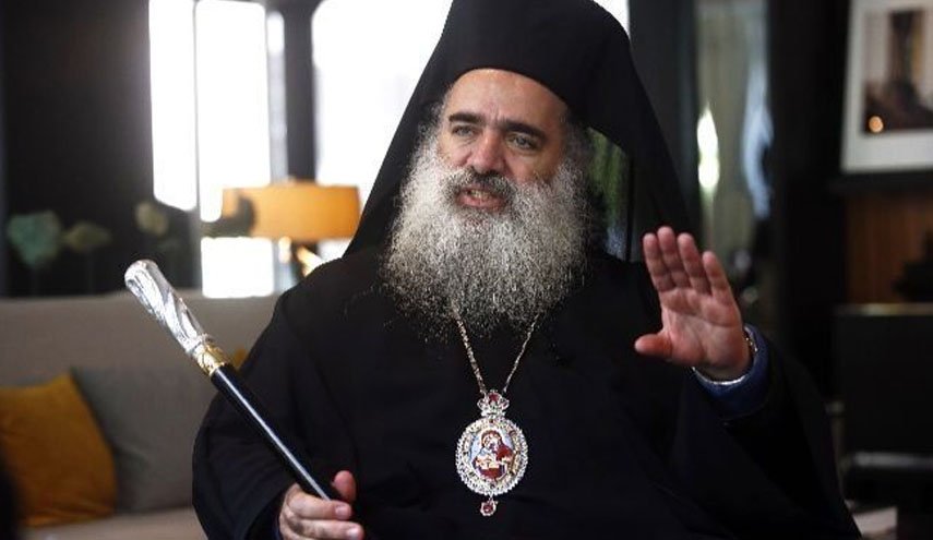 اسقف اعظم عطاالله حنا: هر کسی که از آرمان فلسطین حمایت می‌کند باید در کنار سوریه بایستد