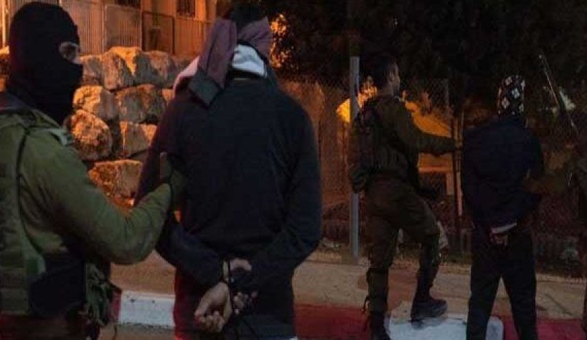 بازداشت ۱۵ فلسطینی در کرانه باختری/ یورش دوباره شهرک نشینان به مسجد الاقصی
