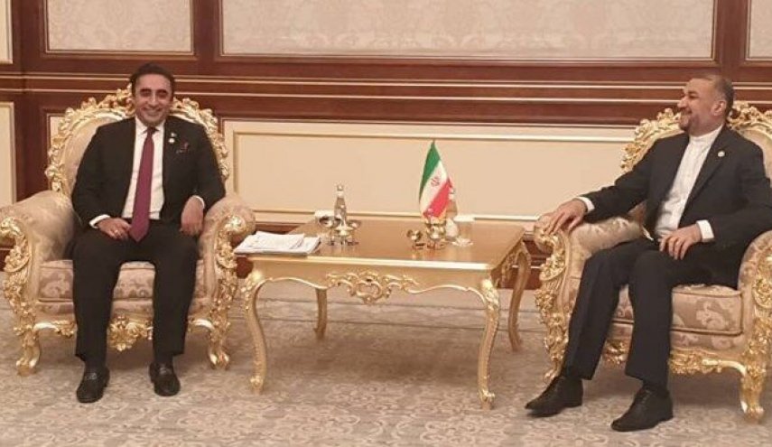 وزير الخارجية يلتقي نظيره الباكستاني في طشقند