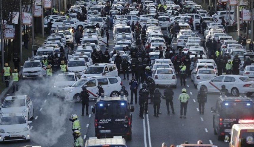 اعتصابات گسترده در اسپانیا؛ کادر درمان، معلمان و تاکسیرانان به خیابان‌ها آمدند