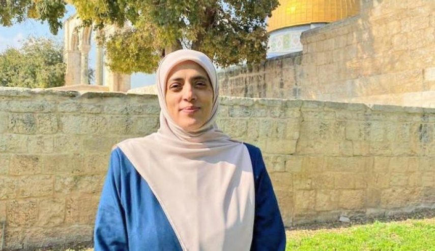 زن مدافع مسجد الاقصی در واکنش‌ به بازداشت هنادی حلوانی: بازداشت‌ها ما را از وظیفه دفاع از مسجد باز نمی دارد