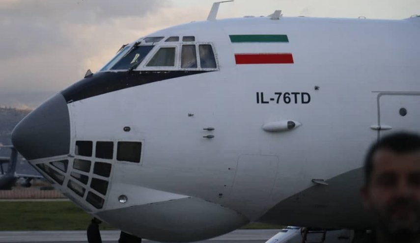 وصول طائرة مساعدات ايرانية الى مطار اللاذقية + صور