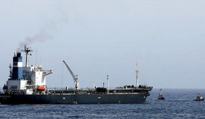 شركة النفط اليمنية: تحالف العدوان يحتجز جميع السفن الواصلة إلى ميناء الحديدة

