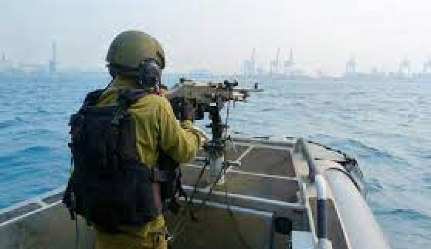 بحرية الاحتلال تعتقل صيادين إثنين شمال قطاع غزة 