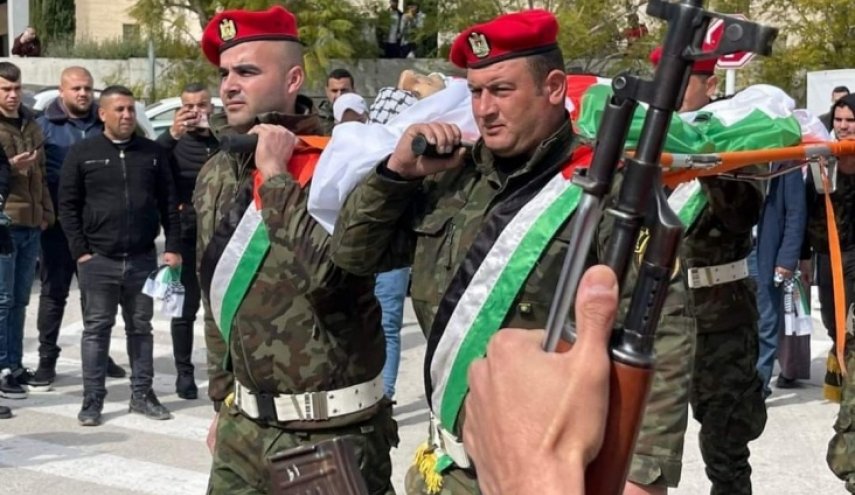 أهالي سلفيت في الضفة يشيّعون فلسطينيا وسط مطالبات بالثأر 