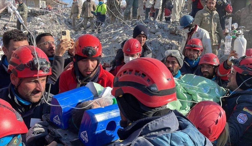 إنقاذ 7 أشخاص من تحت الأنقاض بعد نحو أسبوع من زلزال تركيا