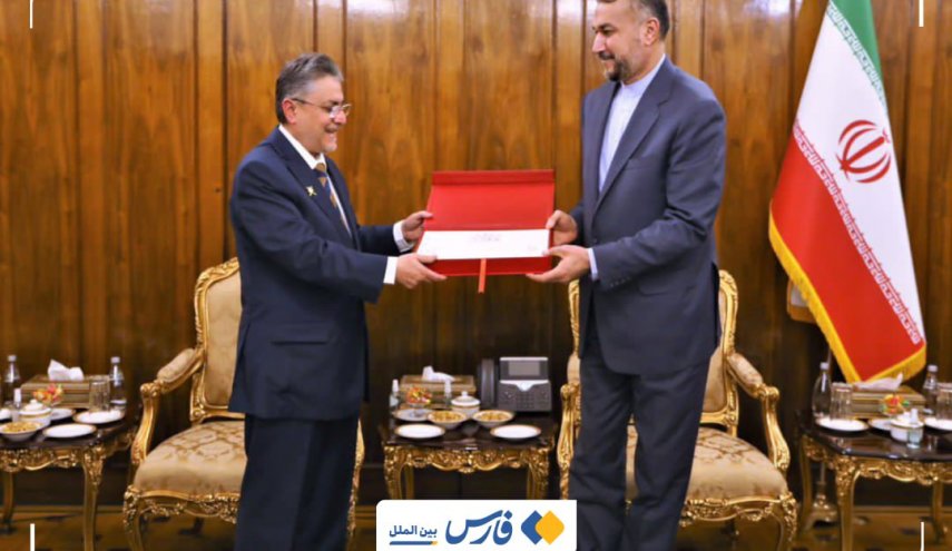 عبداللهيان يتسلم رسالة سلطان عمان الى الرئيس رئيسي