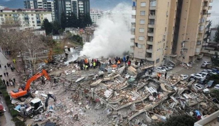 ارتفاع حصيلة قتلى الزلزال في ترکیا الى 31643 شخصا