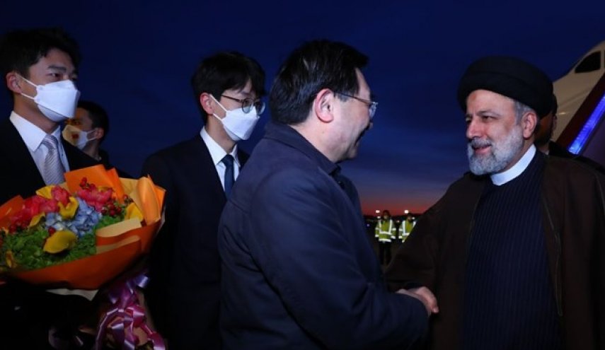 الرئيس الايراني يصل الى بكين