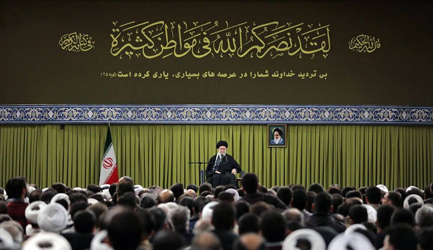قائد الثورة الاسلامية : يوم السبت الماضي كان يوما تاريخيا 