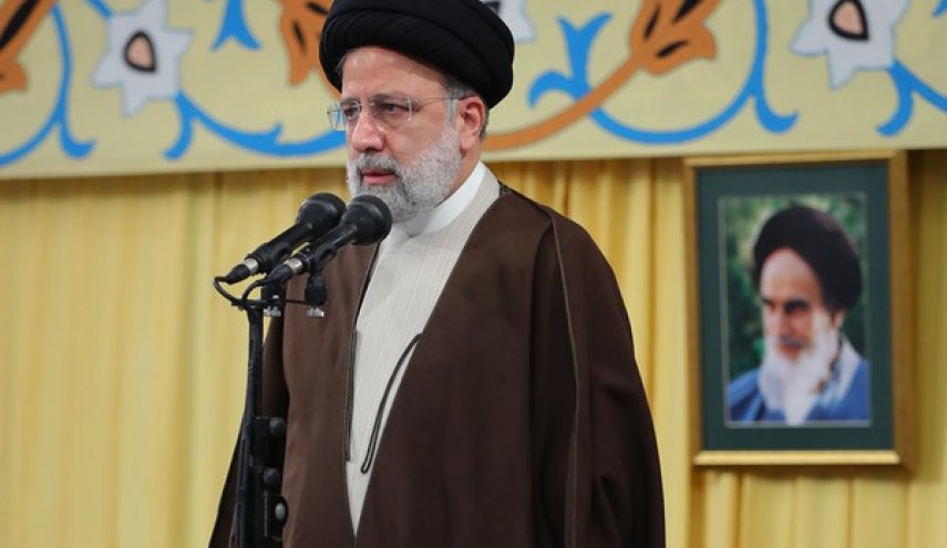 رئيس الجمهورية: الاعداء يشنون حربا اقتصادية وسياسية وعسكرية ضد ايران