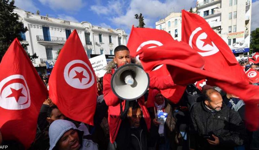 مظاهرات احتجاجية ضد تردي الوضع الاقتصادي والاعتقالات فی تونس