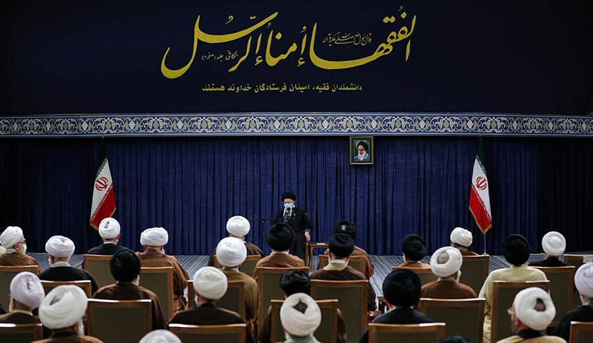 قائد الثورة الاسلامية يستقبل اعضاء مجلس خبراء القيادة