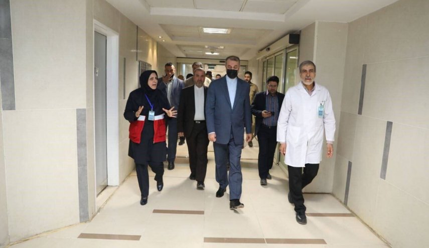 وزير الخارجية الايراني يزور مستشفى الامام علي (ع) في النجف الاشرف