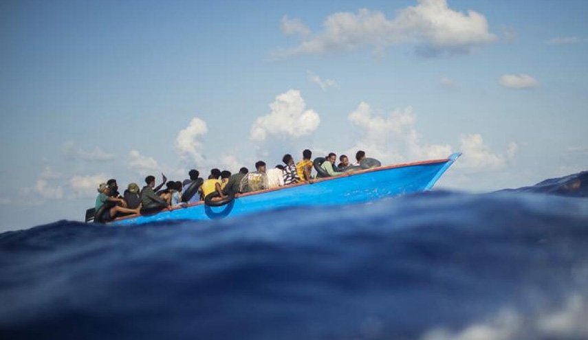 در پی غرق شدن قایق مهاجران در جنوب ایتالیا دست‌کم 30 نفر جان باختند
