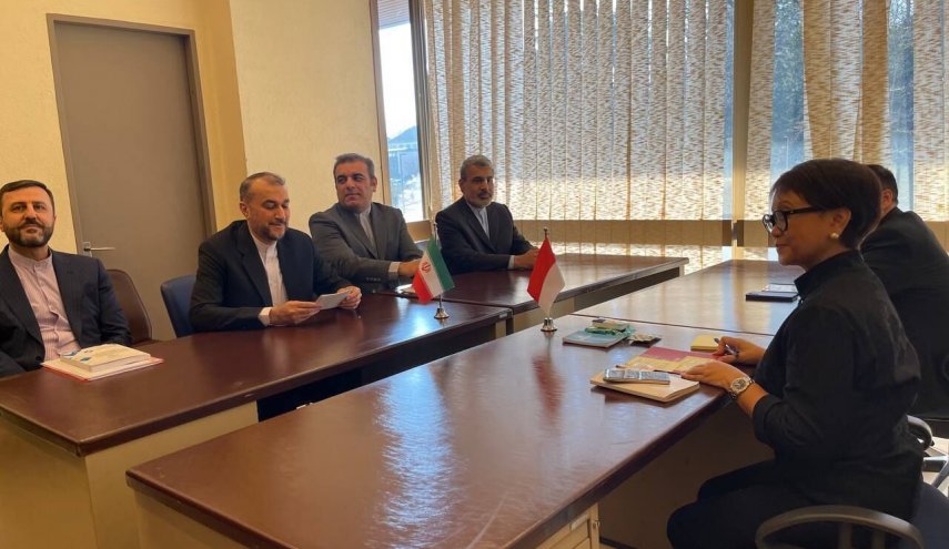 لقاء يجمع في جنيف بين وزيري خارجية ايران واندونيسيا