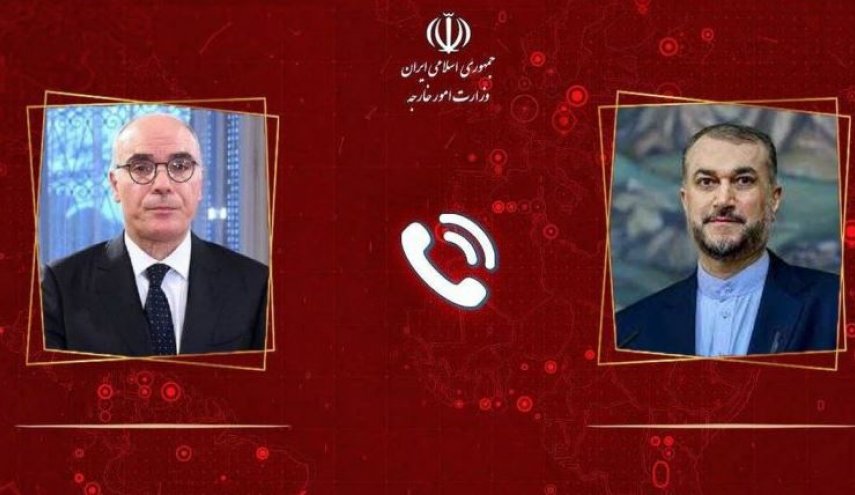 وزير الخارجية الايراني يبحث مع نظيره التونسي تعزيز العلاقات بين البلدين