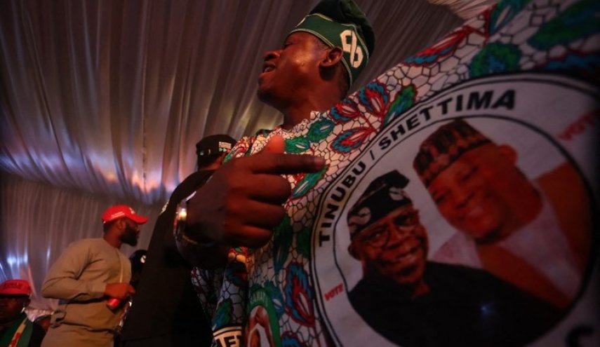 نيجيريا: بولا تينوبو مرشّح الحزب الحاكم يفوز بالانتخابات الرئاسية