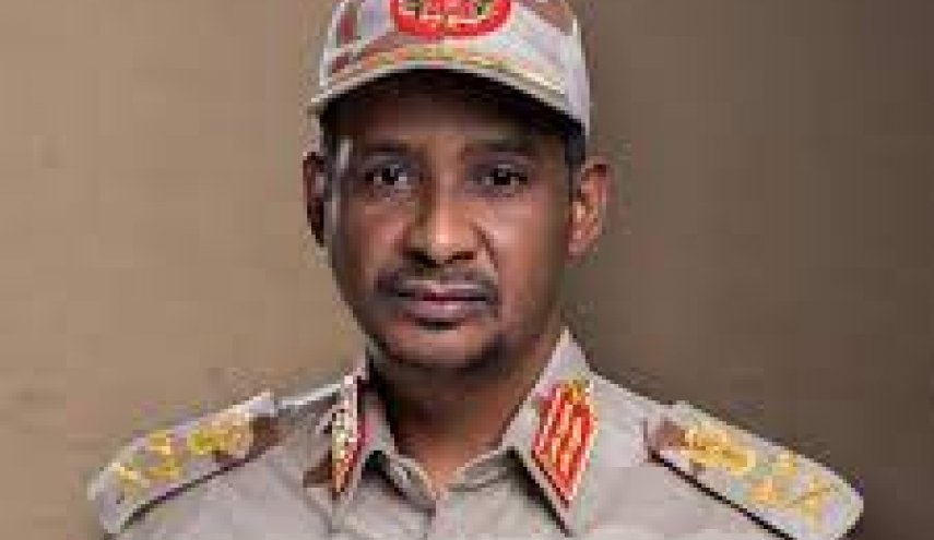 'حميدتي' يطالب بتسليم السلطة للشعب السوداني 