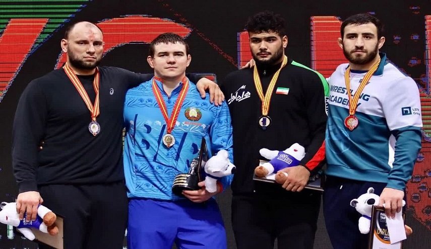 فضية ترفع رصيد إيران إلى 8 ميداليات ببطولة كأس دانكلوف للمصارعة في بلغاريا
