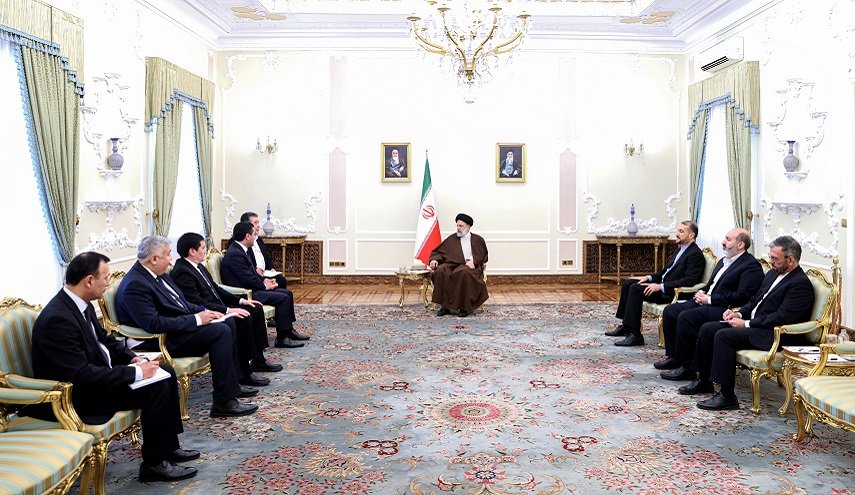 رئيسي يدعو لرفع مستوى العلاقات بين إيران وأوزبكستان