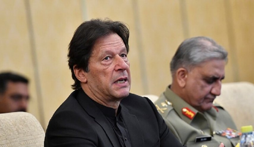 محكمة باكستانية تصدر مذكرة توقيف بحق رئيس الوزراء السابق عمران خان
