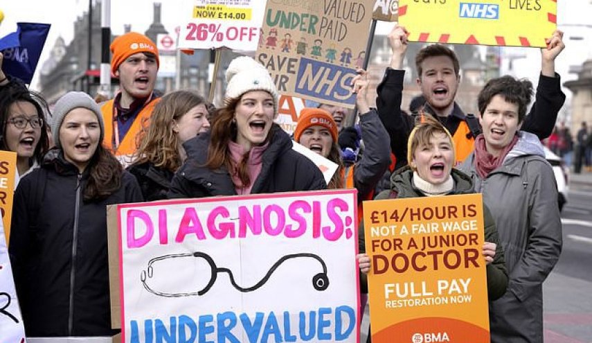 آغاز اعتصاب سه‌روزه ده‌ها هزار پزشک در انگلستان