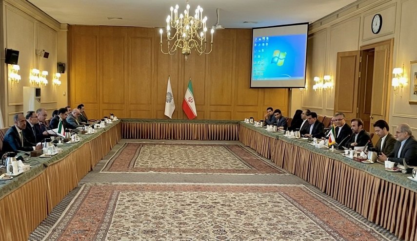 الكويت وإيران تعقدان جلسة مباحثات لترسيم الحدود البحرية