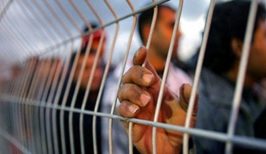 الأسرى يقـررون حرق غرف بأقسام سجون الاحتلال ردًا على الإجراءات العقابية