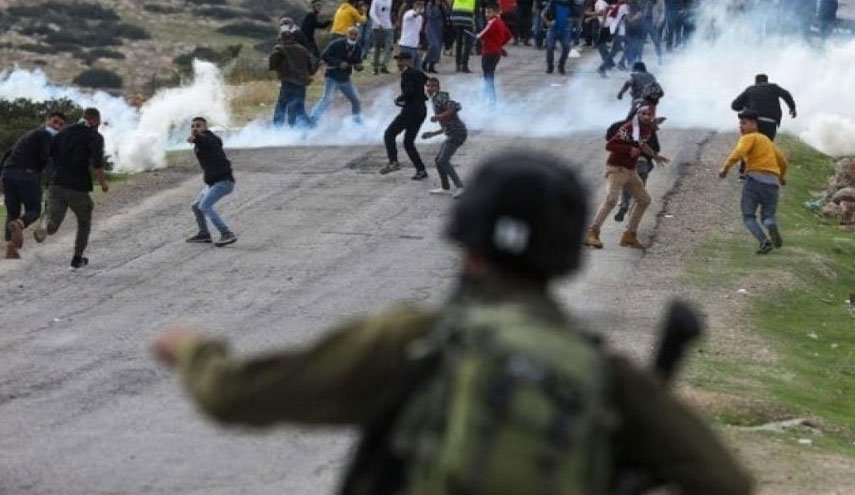 عشرات الإصابات خلال مواجهات مع الاحتلال في مدن الضفة المحتلة