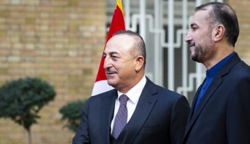 أمير عبد اللهيان وجاويش أوغلو يبحثان هاتفيا العلاقات الثنائية والاقليمية