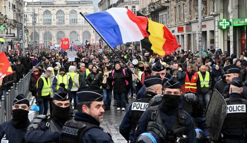 الشرطة الفرنسية تحظر إقامة الاحتجاجات مقابل البرلمان