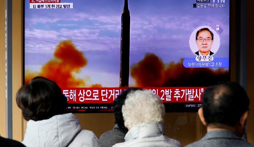 كوريا الشمالية تطلق صاروخاً باليستياً.. واليابان تحتج
