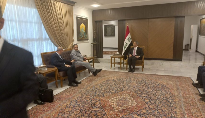 گفتگوی شمخانی با رئیس پارلمان و رئیس شورای قضایی عراق 